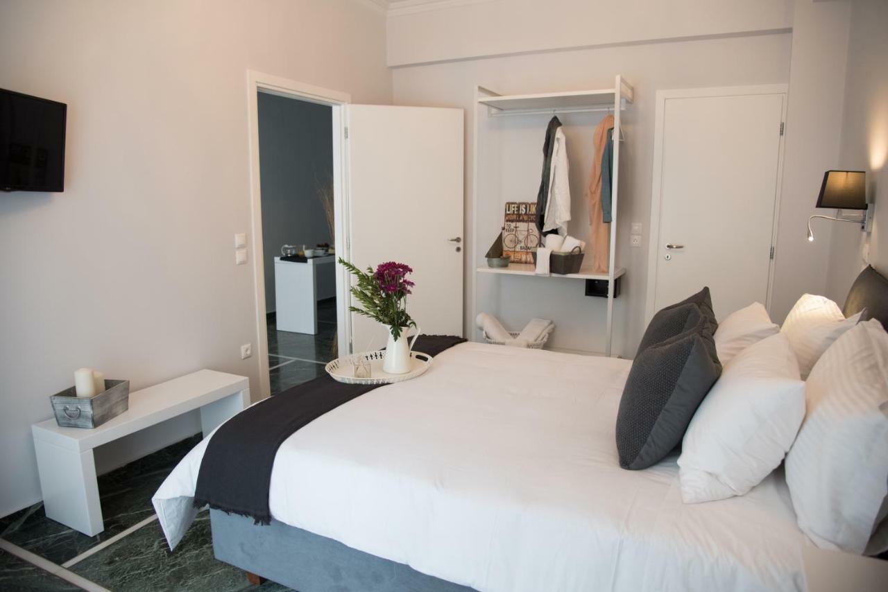 Ferienwohnung Living Near Acropolis By Sylvia Staikou 2Nd & 3D Floor Athen Exterior foto