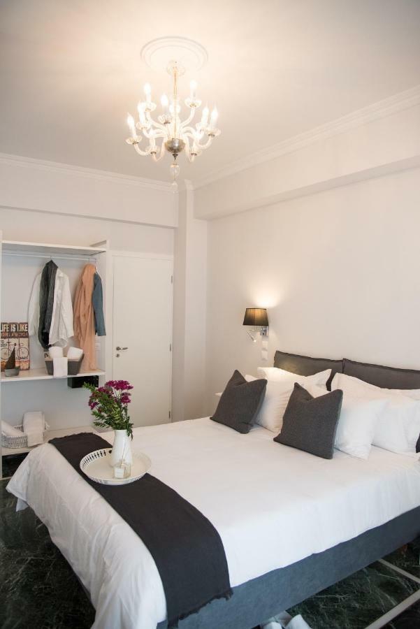 Ferienwohnung Living Near Acropolis By Sylvia Staikou 2Nd & 3D Floor Athen Exterior foto