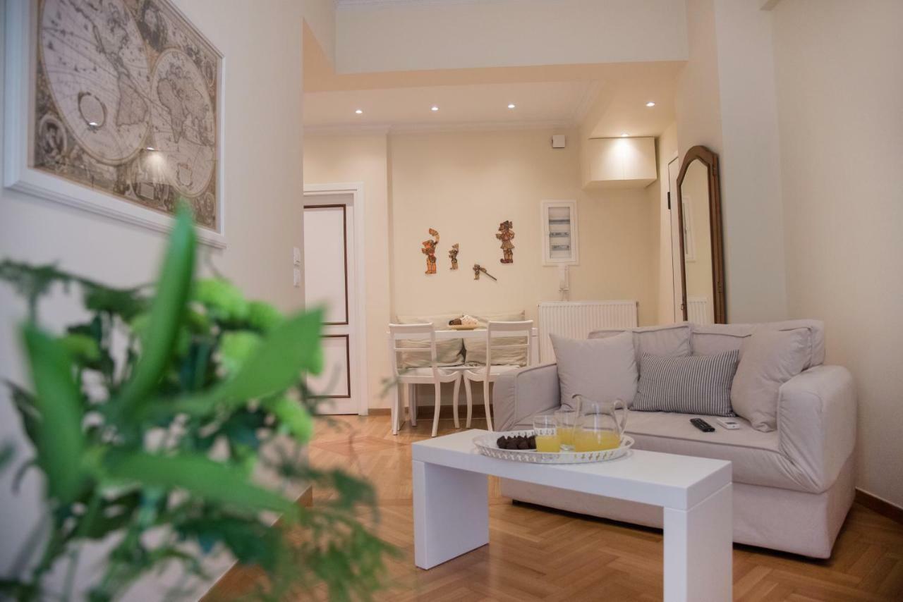 Ferienwohnung Living Near Acropolis By Sylvia Staikou 2Nd & 3D Floor Athen Exterior foto